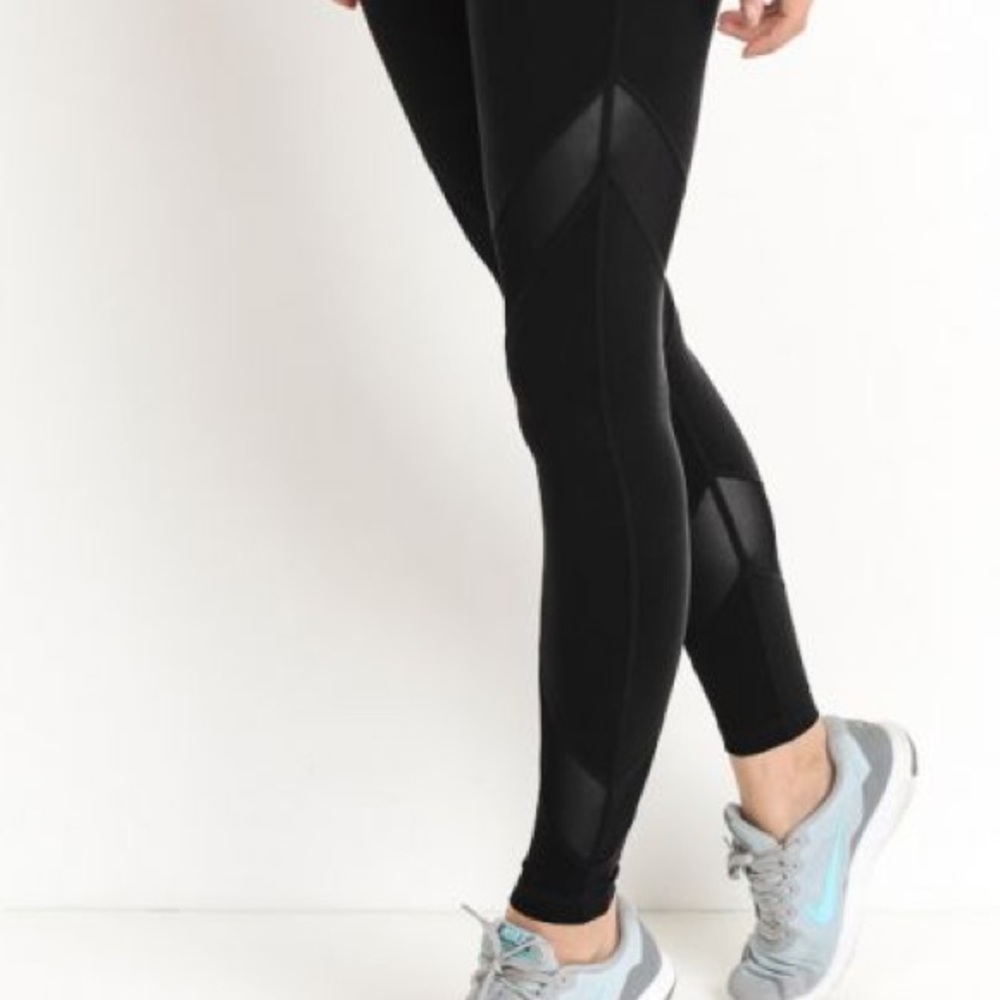 NWT! 🔥 Mono B Criss-Cross Mesh Full Leggings - Picture 6 of 7